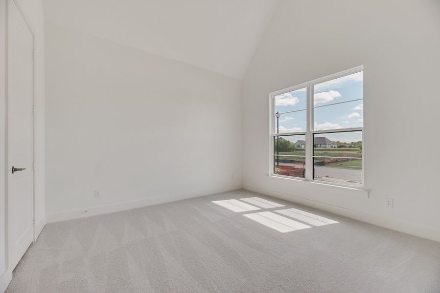 Spacious, unfurnished interior of a new home in Winding Creek, Rockwall (Image 30).