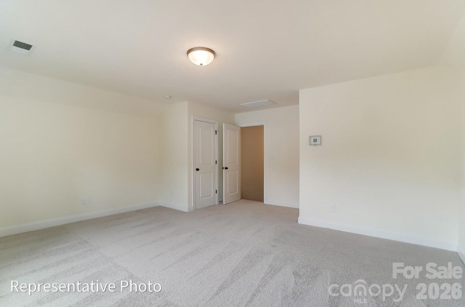 Spacious, unfurnished interior of a new home in Enclave at Riverdale, Huntersville (Image 29).