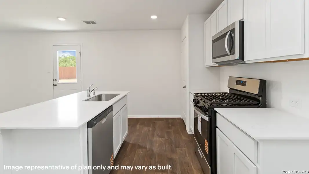 Furnished interior view inside a new home in Avenida, Converse (Image 5).