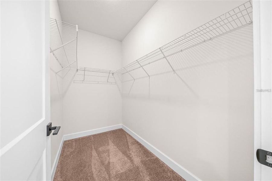 Spacious, unfurnished interior of a new home in , Citrus Springs (Image 14).