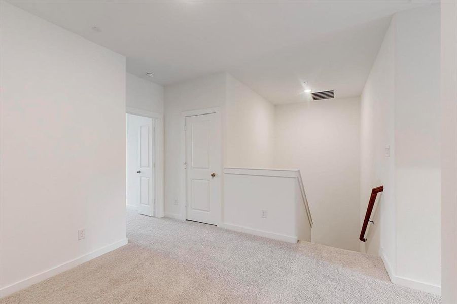 Spacious, unfurnished interior of a new home in Solterra Texas, Mesquite (Image 21).