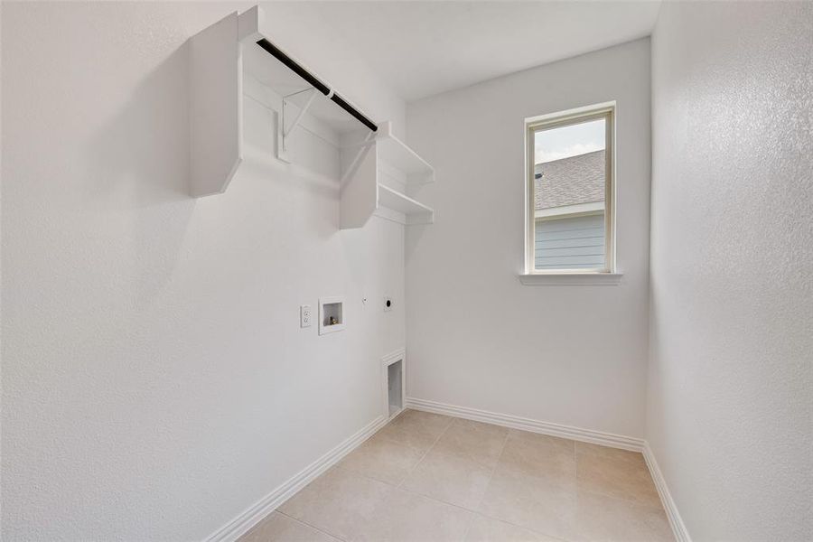 Spacious, unfurnished interior of a new home in Creekside of Crowley, Crowley (Image 17). Spacious, unfurnished interior of a new home in Creekside of Crowley, Crowley (Image 17).