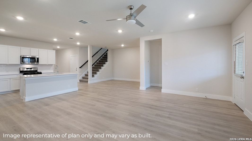 Spacious, unfurnished interior of a new home in Brookstone Creek, San Antonio (Image 19).