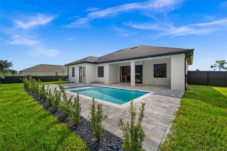 Exterior details and patio area of a home in , Cape Coral (Image 34).