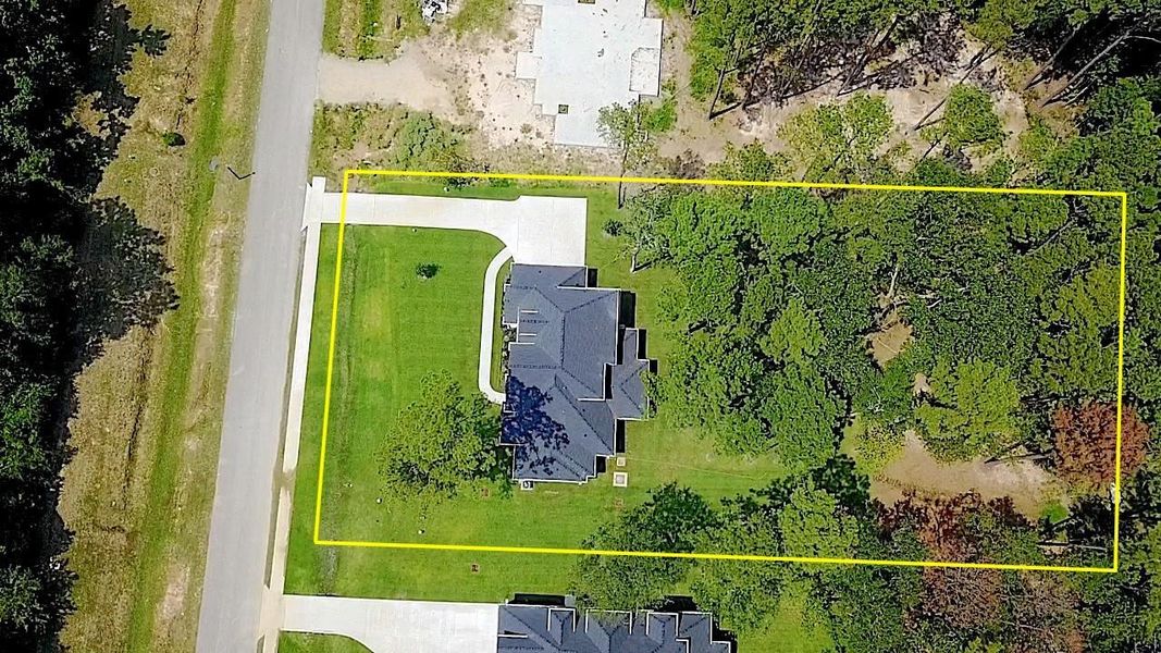 Approximate property lines Approximate property lines