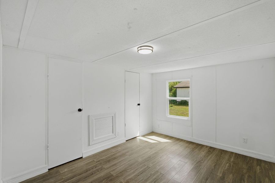 Spacious, unfurnished interior of a new home in , Riverside (Image 15).