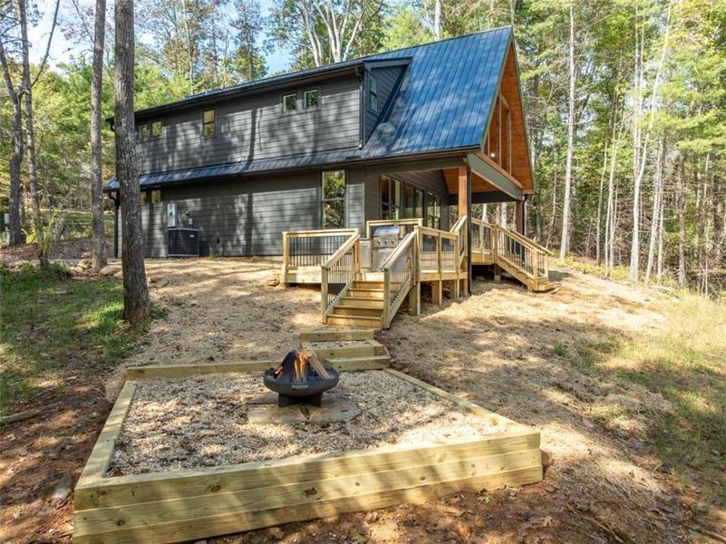 Exterior details and patio area of a home in , Ellijay (Image 30).