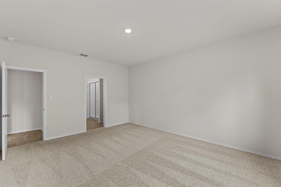 Spacious, unfurnished interior of a new home in Bollinger, Maxwell (Image 23).