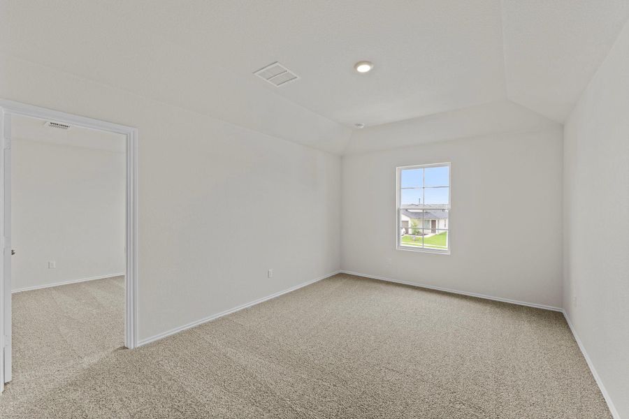 Spacious, unfurnished interior of a new home in Bollinger, Maxwell (Image 27).