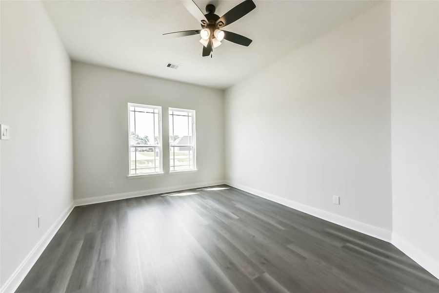 Spacious, unfurnished interior of a new home in , Baytown (Image 34).