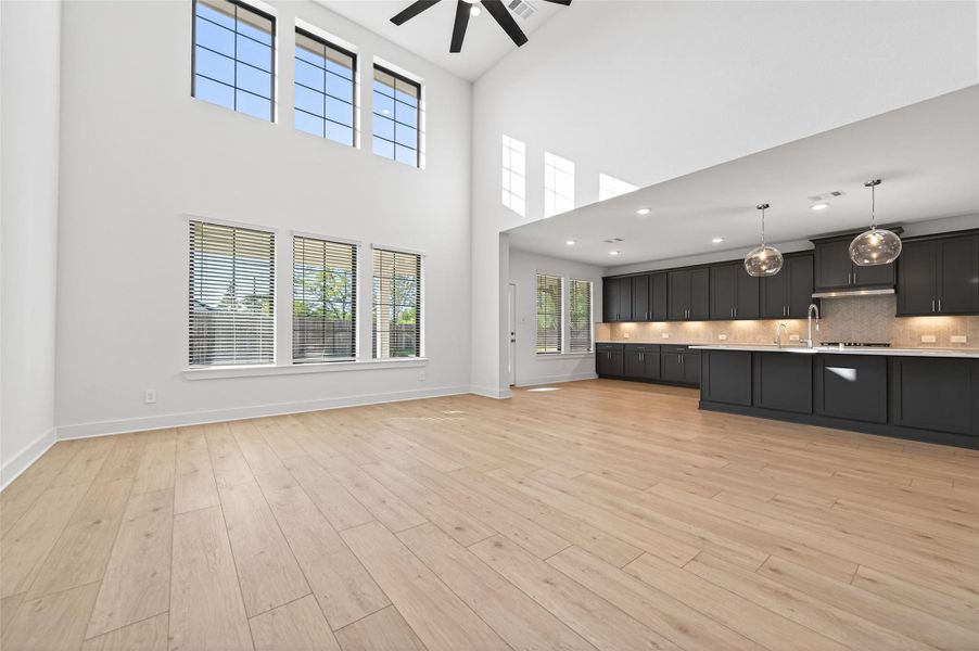 Spacious, unfurnished interior of a new home in Sorella, Tomball (Image 42).