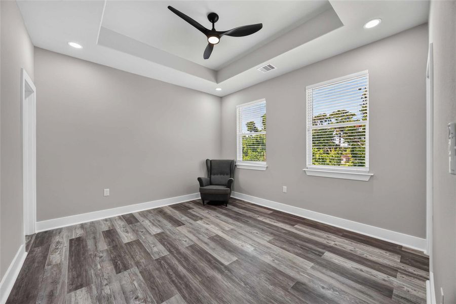 Spacious, unfurnished interior of a new home in , Houston (Image 26).