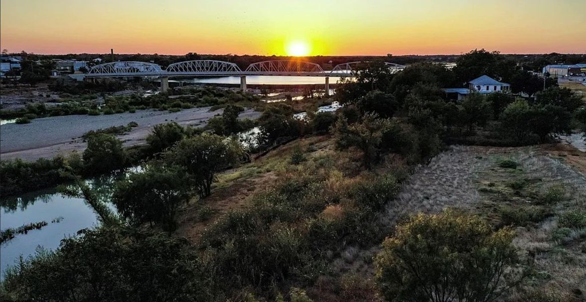 Image 3 of a home in . Image 3 of a home in .