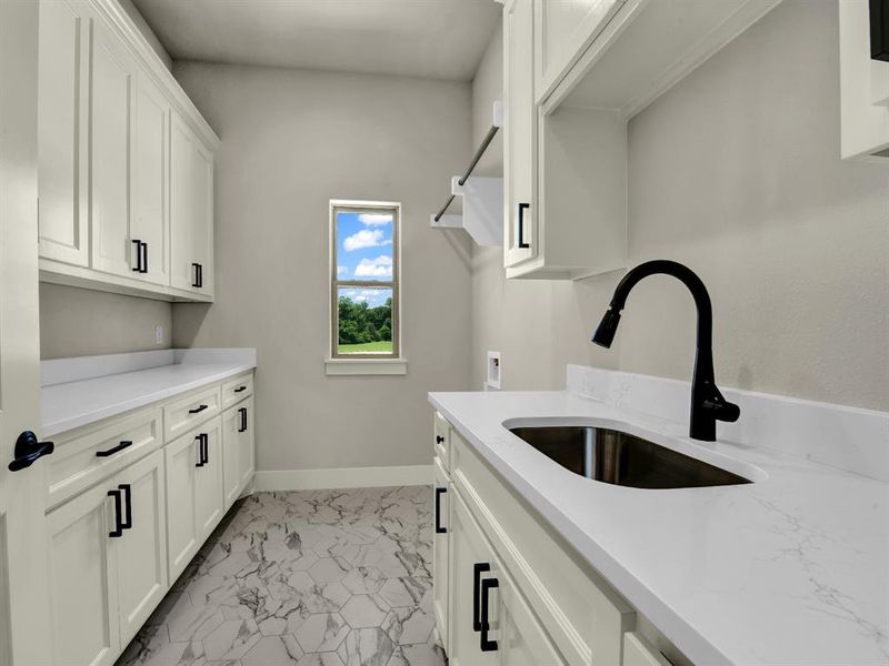 Furnished interior view inside a new home in , Weatherford (Image 8).