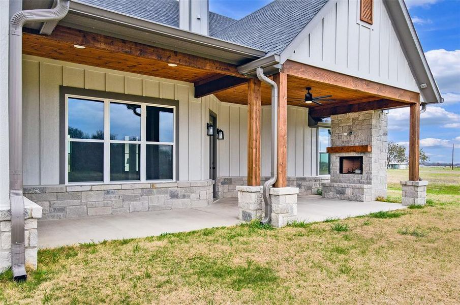 Exterior details and patio area of a home in , Wills Point (Image 26).