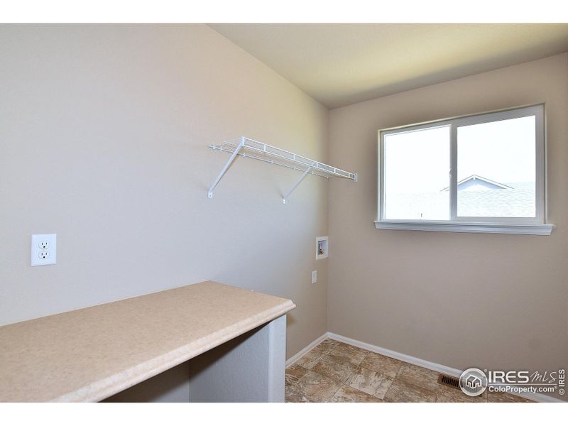 Spacious, unfurnished interior of a new home in Southridge, Johnstown (Image 24).