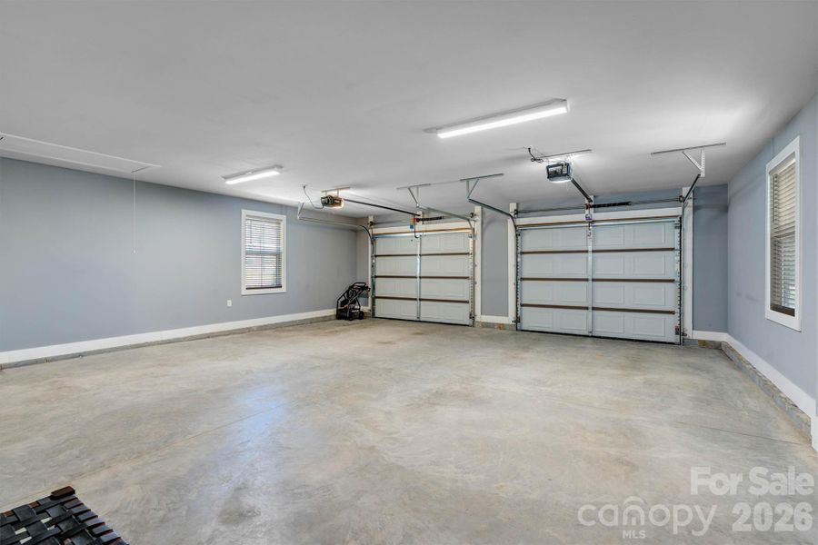 Spacious, unfurnished interior of a new home in , Lenoir (Image 22).