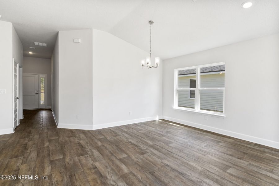 Spacious, unfurnished interior of a new home in Summerglen, Jacksonville (Image 11).