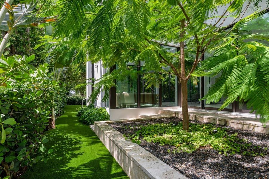 Natural landscape and outdoor views near in Miami Beach (Image 53). Natural landscape and outdoor views near in Miami Beach (Image 53).