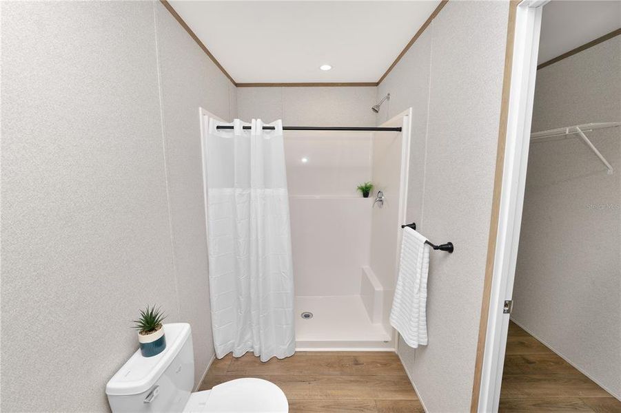 Furnished interior view inside a new home in , Lakeland (Image 14).