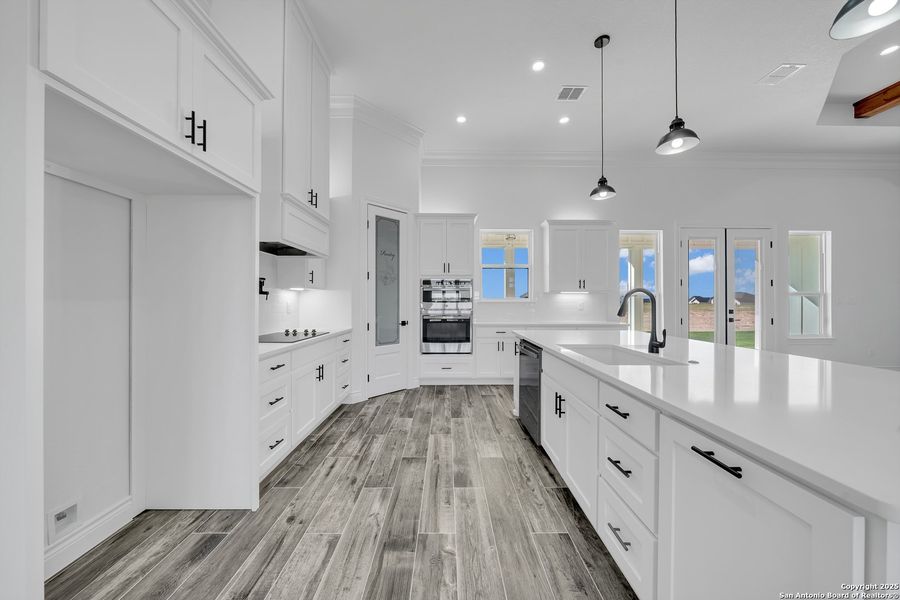 Furnished interior view inside a new home in , La Vernia (Image 9).