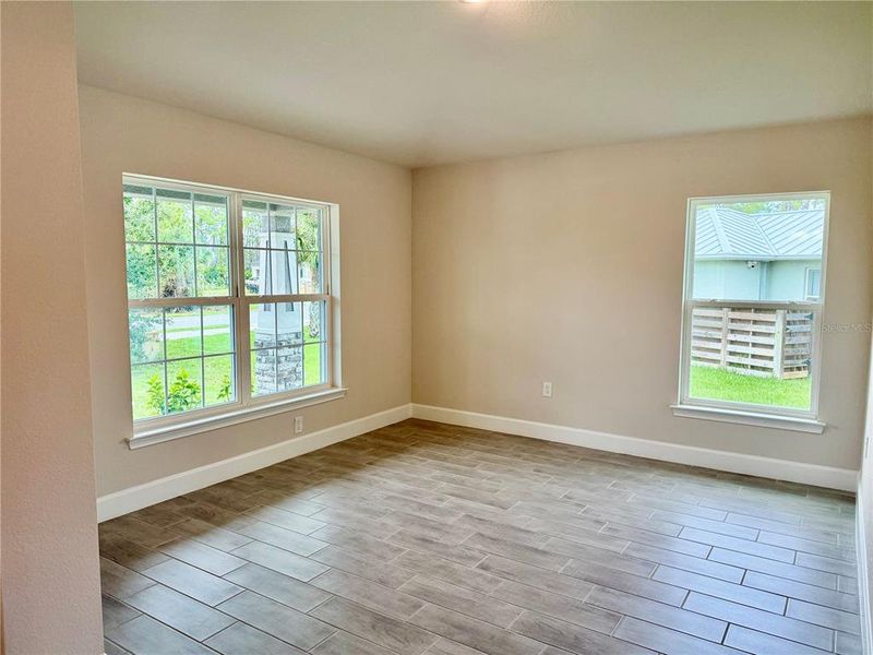 Spacious, unfurnished interior of a new home in South Gulf Cove, Port Charlotte (Image 12).