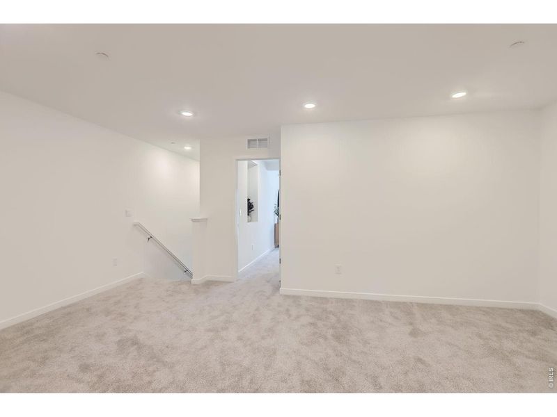 Spacious, unfurnished interior of a new home in , Longmont (Image 24).