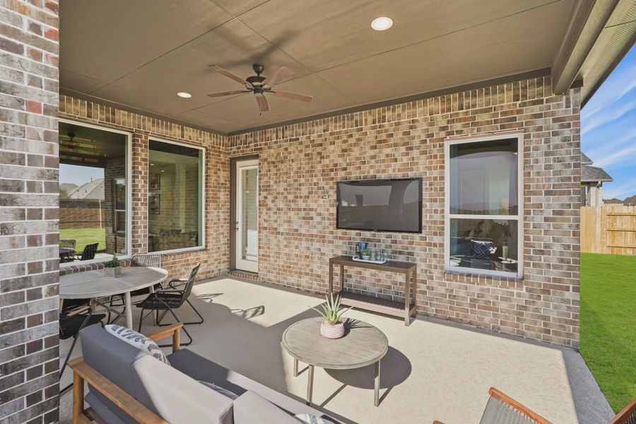Exterior details and patio area of a home in Elyson 50's, Katy (Image 3).