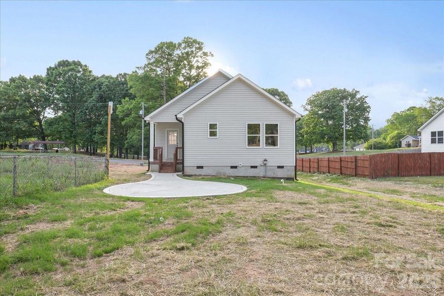 Exterior details and patio area of a home in , Statesville (Image 26).