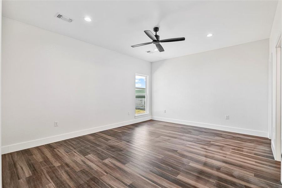 Guest bedroom Guest bedroom