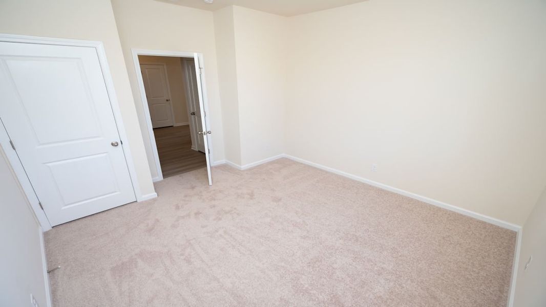 Representative unfurnished interior of a home built from the CALI by D.R. Horton in Island Green, Myrtle Beach (Image 27).