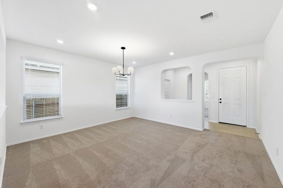 Spacious, unfurnished interior of a new home in River Bluff, Leander (Image 8).