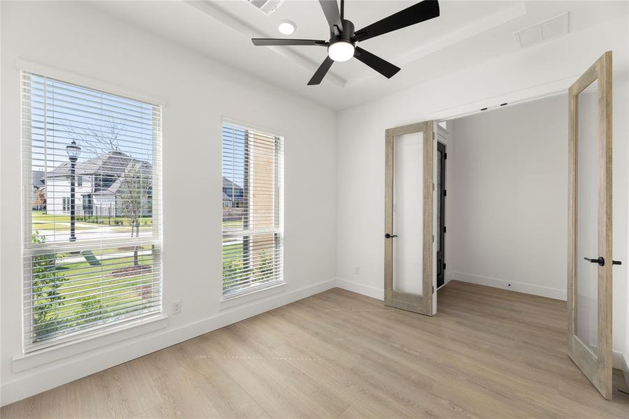 04. 15202 Reunion - Study