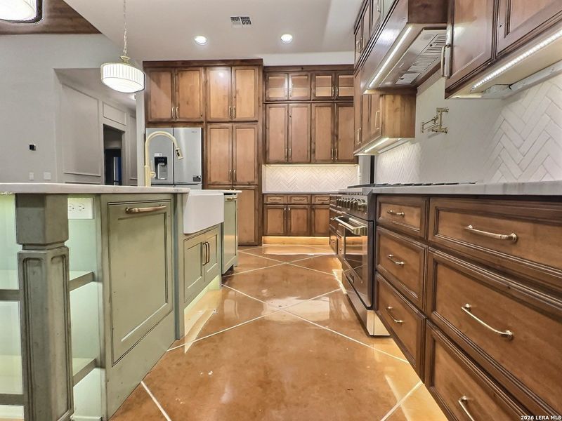 Image 25 of a home in .