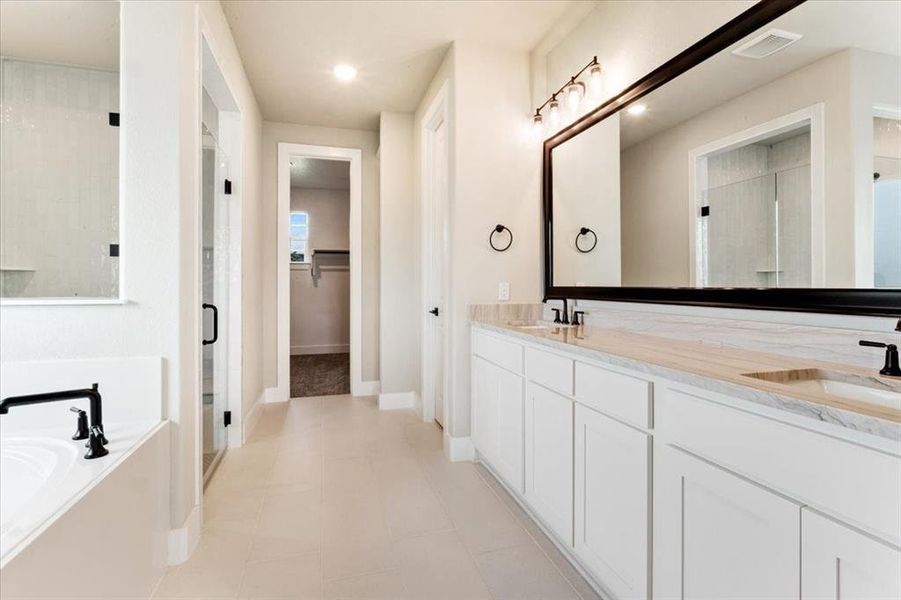 Furnished interior view inside a new home in King Crossing Estates, Van Alstyne (Image 27).