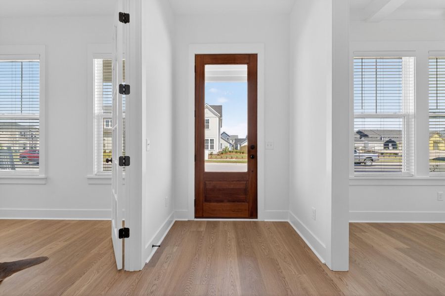 Spacious, unfurnished interior of a new home in , Summerville (Image 26).