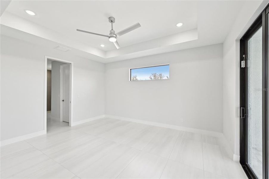 Spacious, unfurnished interior of a new home in , Port Charlotte (Image 31).