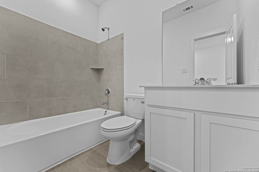 Furnished interior view inside a new home in Hidden Trails: Coastline Collection, Bulverde (Image 8). Furnished interior view inside a new home in Hidden Trails: Coastline Collection, Bulverde (Image 8).