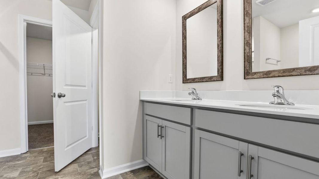 Furnished interior view inside a new home in Hunters Ridge, Woodruff (Image 12).