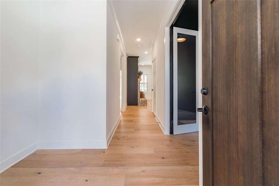 Spacious, unfurnished interior of a new home in , Gainesville (Image 17).