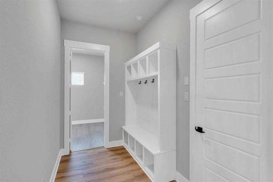 Spacious, unfurnished interior of a new home in , Venus (Image 29). Spacious, unfurnished interior of a new home in , Venus (Image 29).