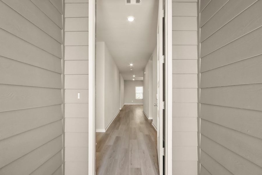 Exterior details and patio area of a home in Westridge Cove, Conroe (Image 3). Exterior details and patio area of a home in Westridge Cove, Conroe (Image 3).