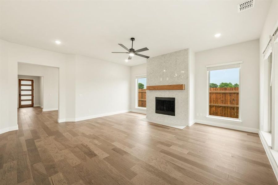 Spacious, unfurnished interior of a new home in The Retreat at North Grove 60, Waxahachie (Image 20). Spacious, unfurnished interior of a new home in The Retreat at North Grove 60, Waxahachie (Image 20).