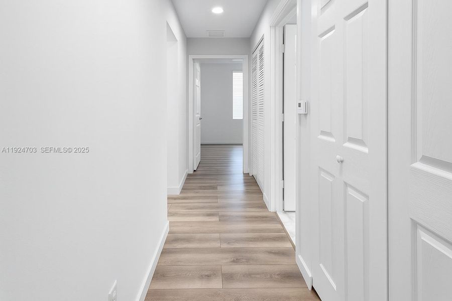 Spacious, unfurnished interior of a new home in , West Palm Beach (Image 13).