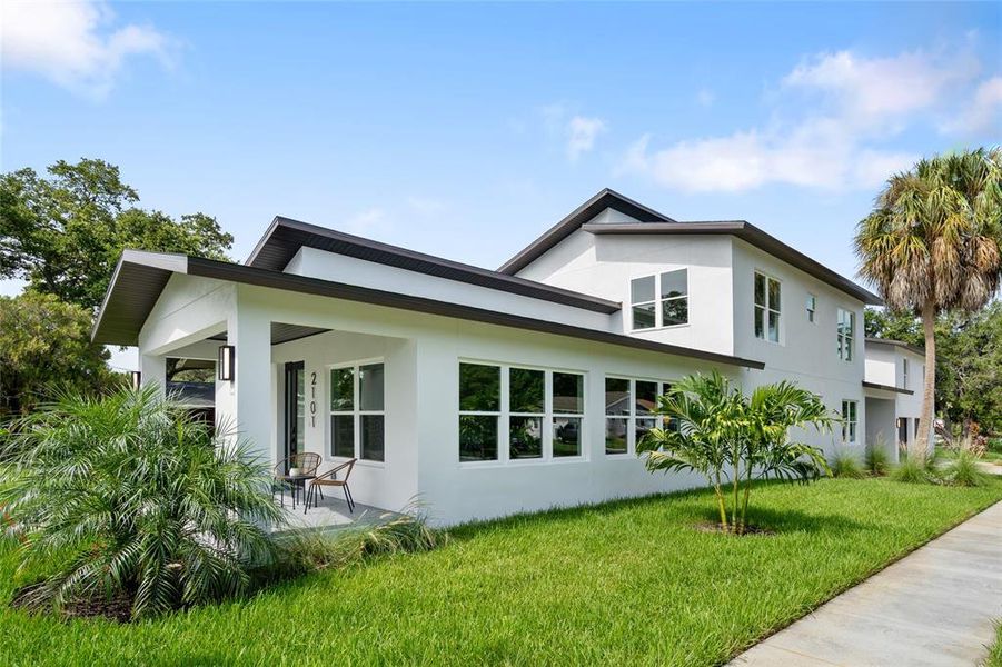 Brand new home in beautiful St Pete