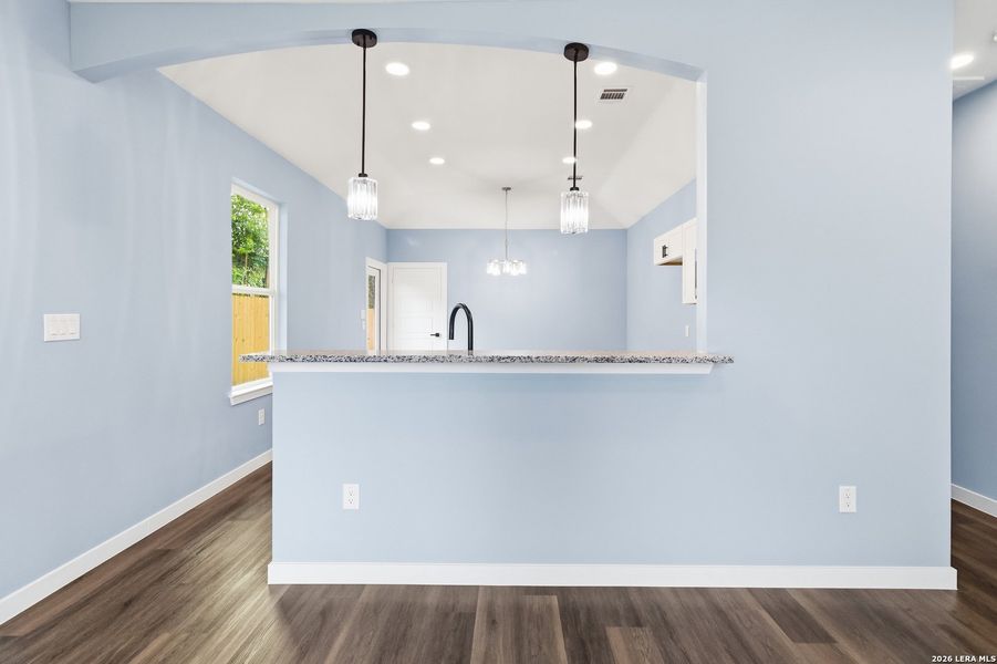 Spacious, unfurnished interior of a new home in , San Antonio (Image 14).
