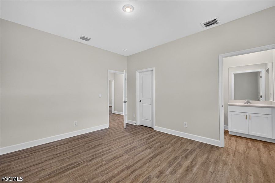 Spacious, unfurnished interior of a new home in Cape Coral, Cape Coral (Image 25). Spacious, unfurnished interior of a new home in Cape Coral, Cape Coral (Image 25).