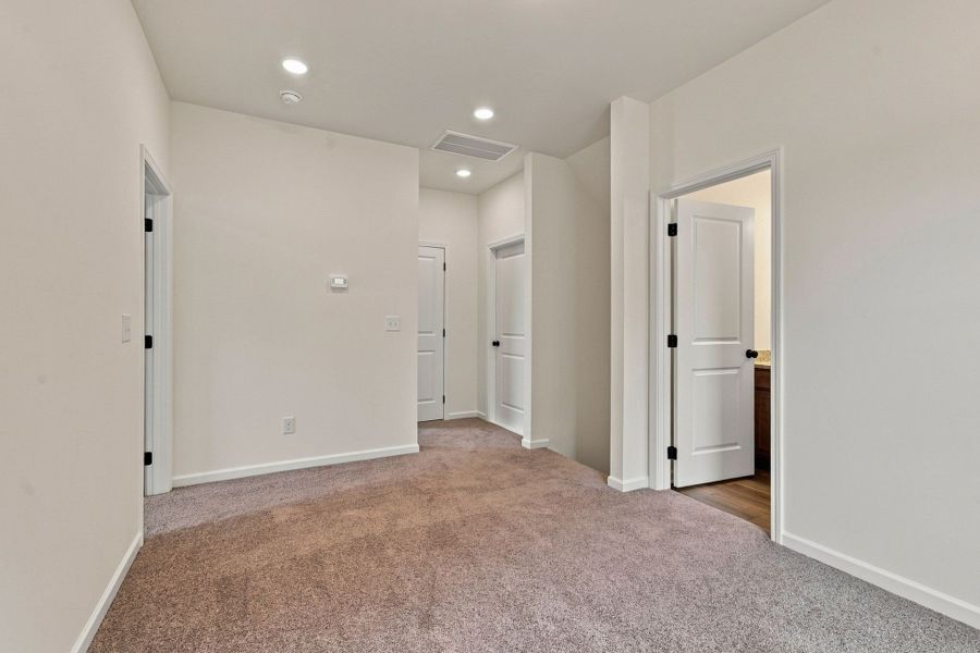 Spacious, unfurnished interior of a new home in Spring Branch, Smyrna (Image 30).