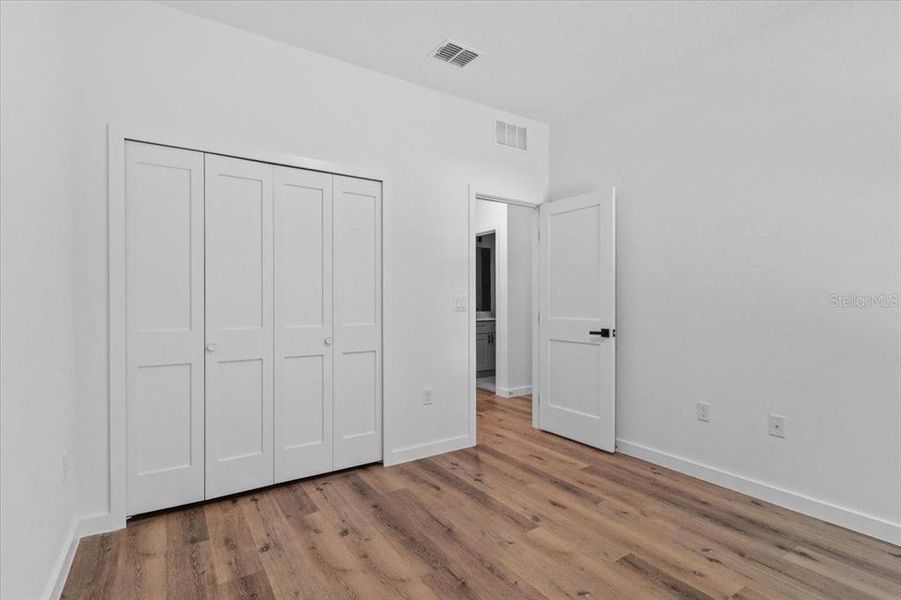 Spacious, unfurnished interior of a new home in , Beverly Hills (Image 14).