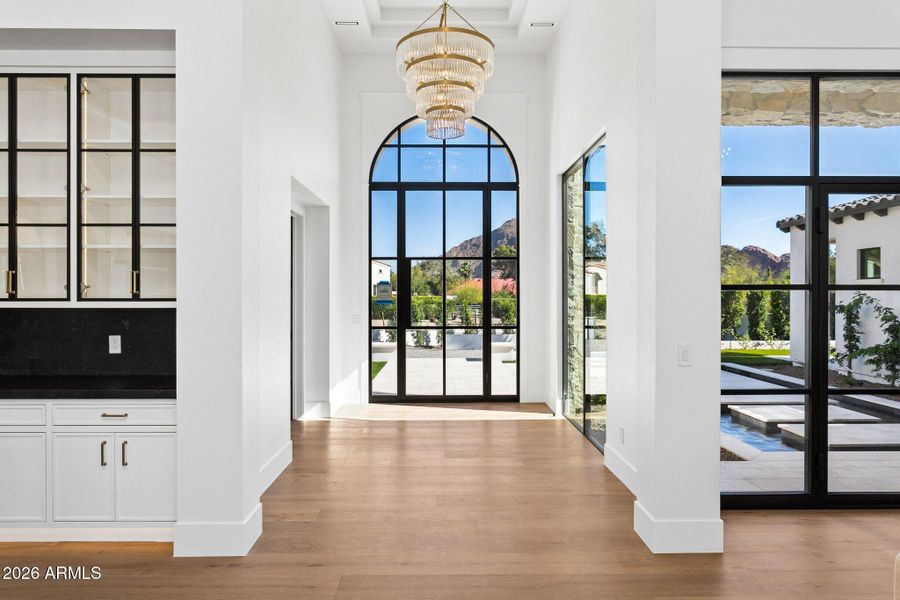 9-web-or-mls-6610-n-mountain-view-rd